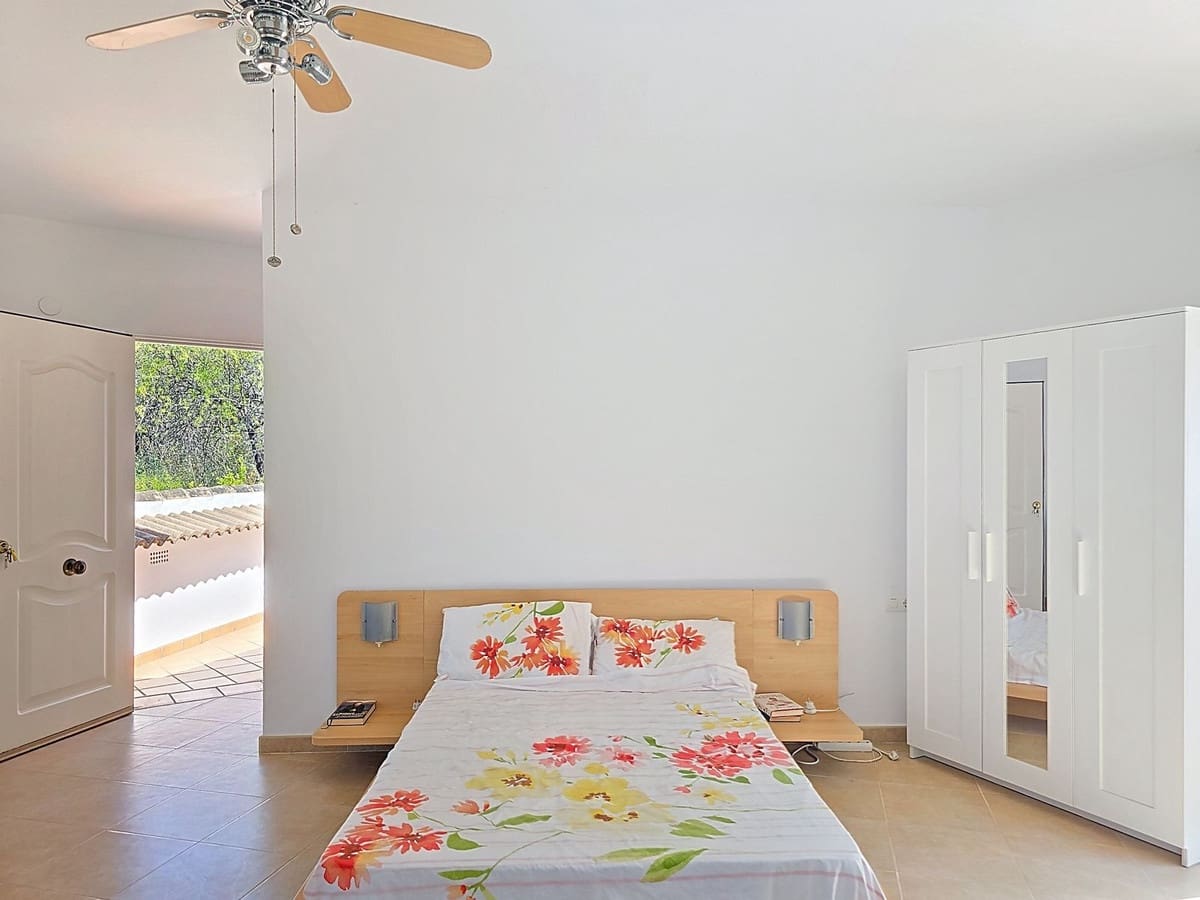 4 soveværelse Villa til salg i Competa med swimmingpool garage - € 425.000 (Ref: 9026332)