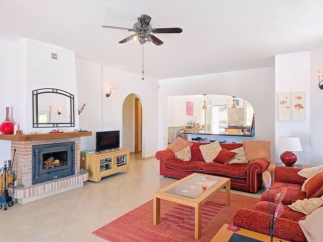 4 sypialnia Willa na sprzedaż w Cómpeta z basenem garażem - 425 000 € (Ref: 9026332)