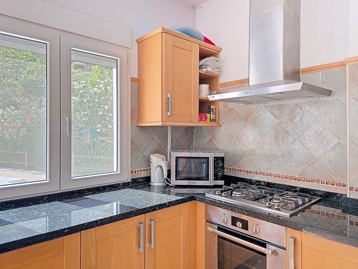 4 soveværelse Villa til salg i Competa med swimmingpool garage - € 425.000 (Ref: 9026332)