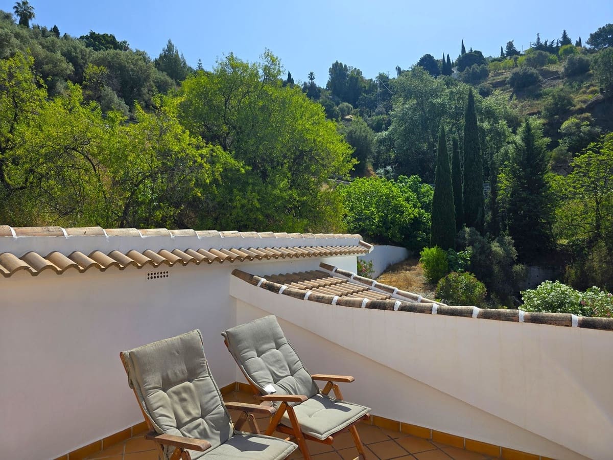 4 soveværelse Villa til salg i Competa med swimmingpool garage - € 425.000 (Ref: 9026332)