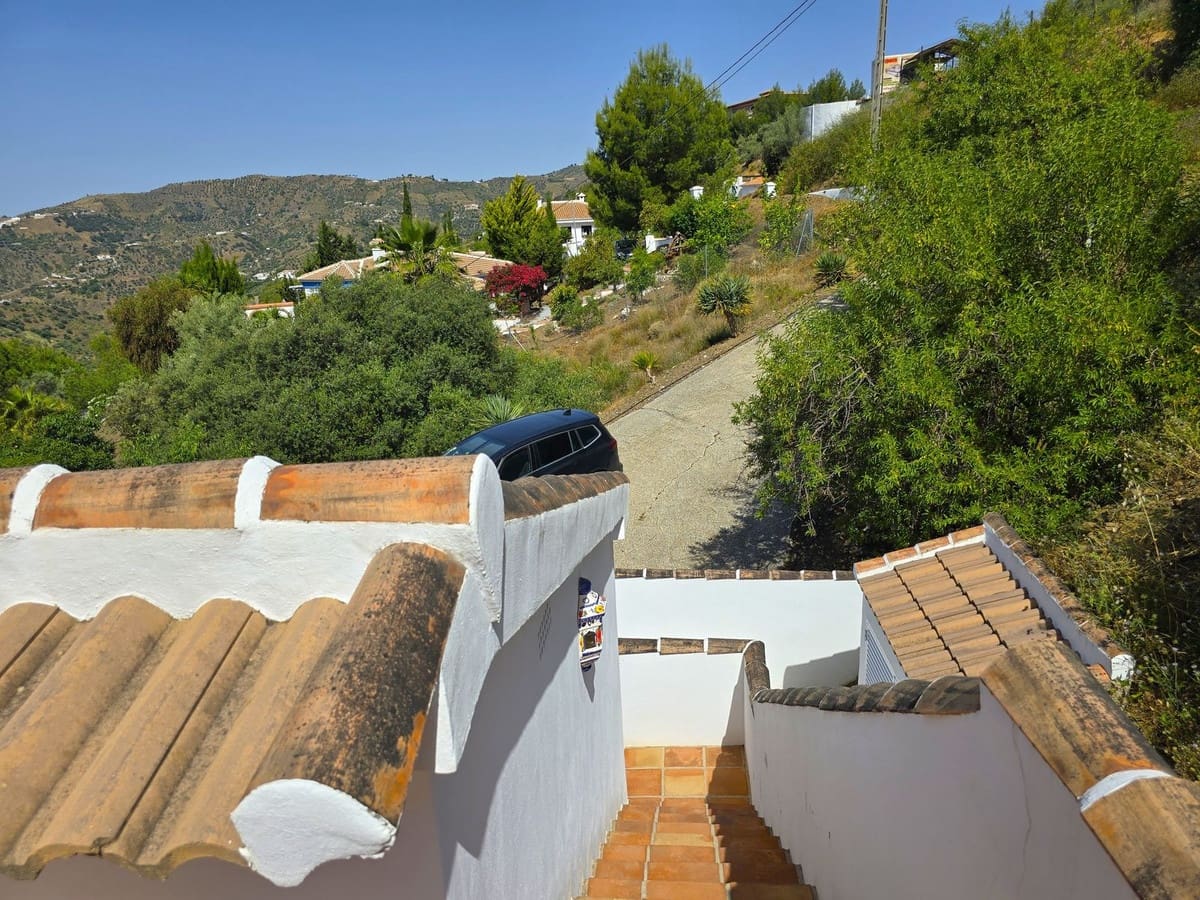 4 soveværelse Villa til salg i Competa med swimmingpool garage - € 425.000 (Ref: 9026332)