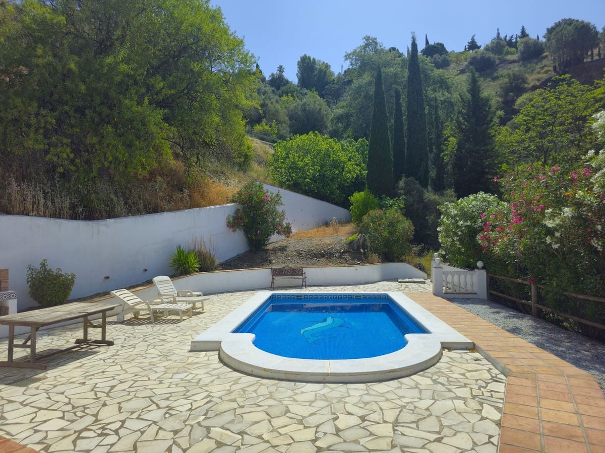 4 soveværelse Villa til salg i Competa med swimmingpool garage - € 425.000 (Ref: 9026332)