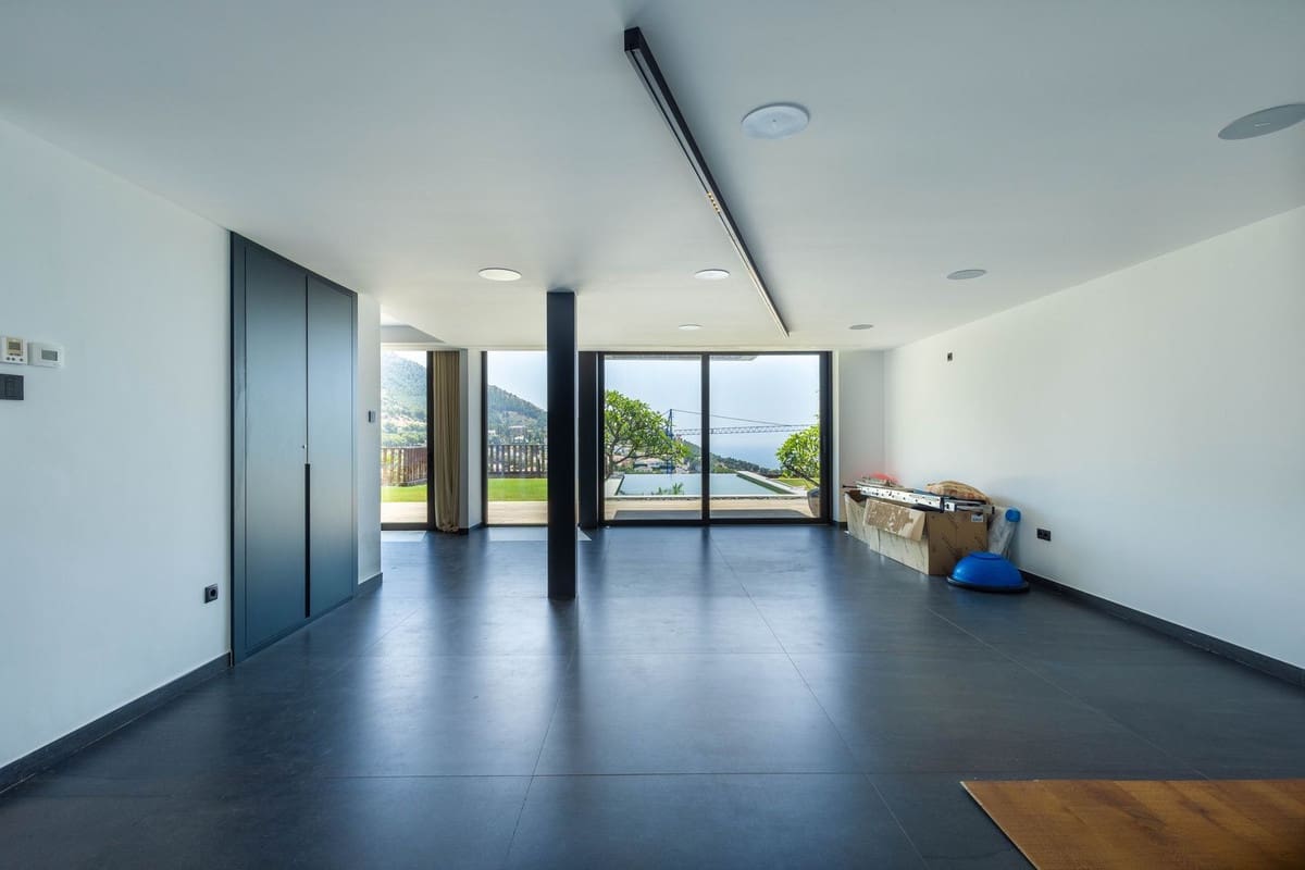 4 soveværelse Villa til salg i Mijas med swimmingpool garage - € 1.600.000 (Ref: 9061912)