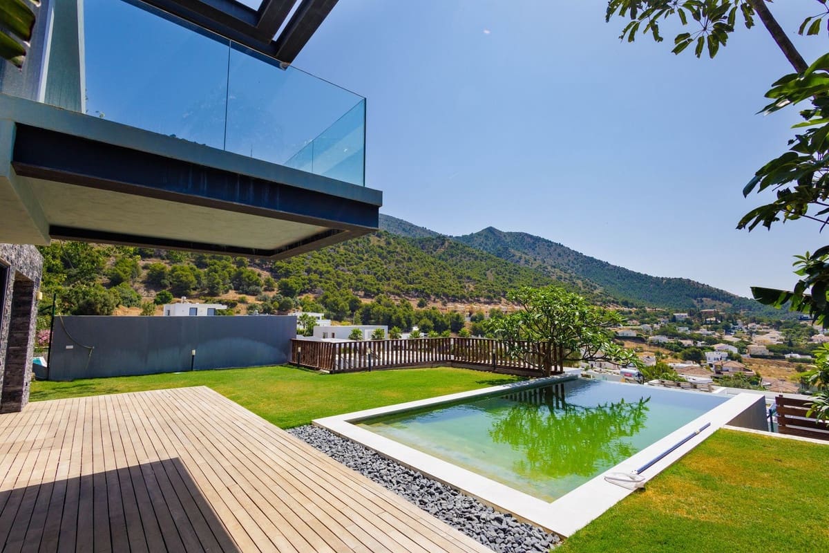 4 soveværelse Villa til salg i Mijas med swimmingpool garage - € 1.600.000 (Ref: 9061912)