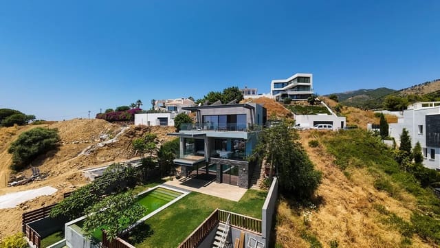 4 soveværelse Villa til salg i Mijas med swimmingpool garage - € 1.600.000 (Ref: 9061912)