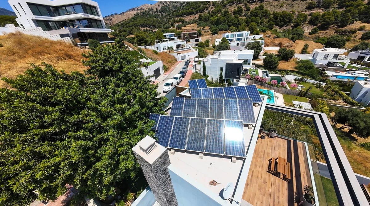 4 soveværelse Villa til salg i Mijas med swimmingpool garage - € 1.600.000 (Ref: 9061912)