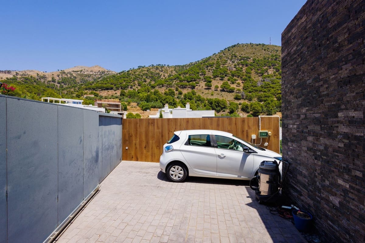 4 slaapkamer Villa te koop in Mijas met zwembad garage - € 1.499.000 (Ref: 9061912)