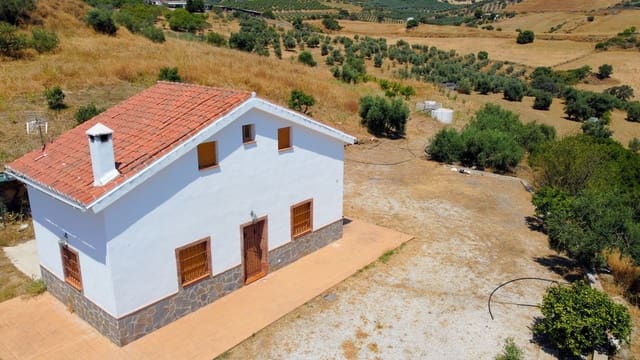 Finca/Casa Rural de 2 habitaciones en Casarabonela en venta con piscina - 198.000 € (Ref: 9072304)