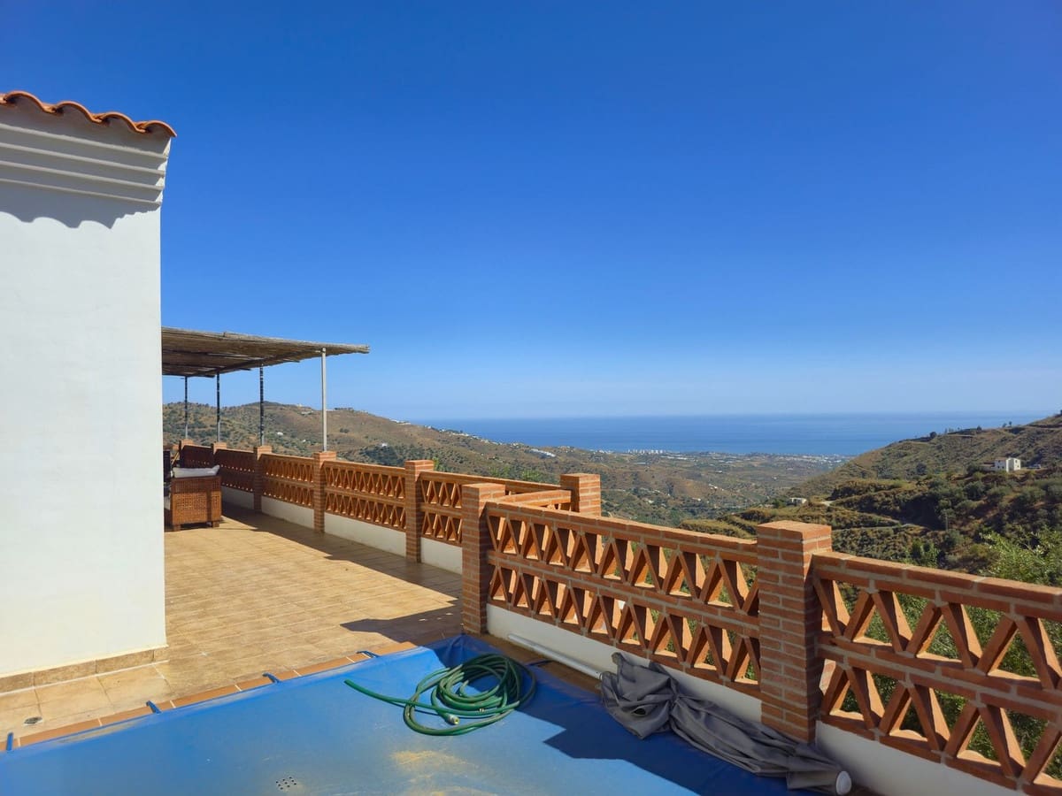 3 soveværelse Villa til salg i Arenas med swimmingpool garage - € 299.000 (Ref: 9101066)