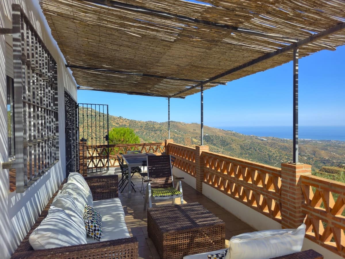 3 soveværelse Villa til salg i Arenas med swimmingpool garage - € 299.000 (Ref: 9101066)