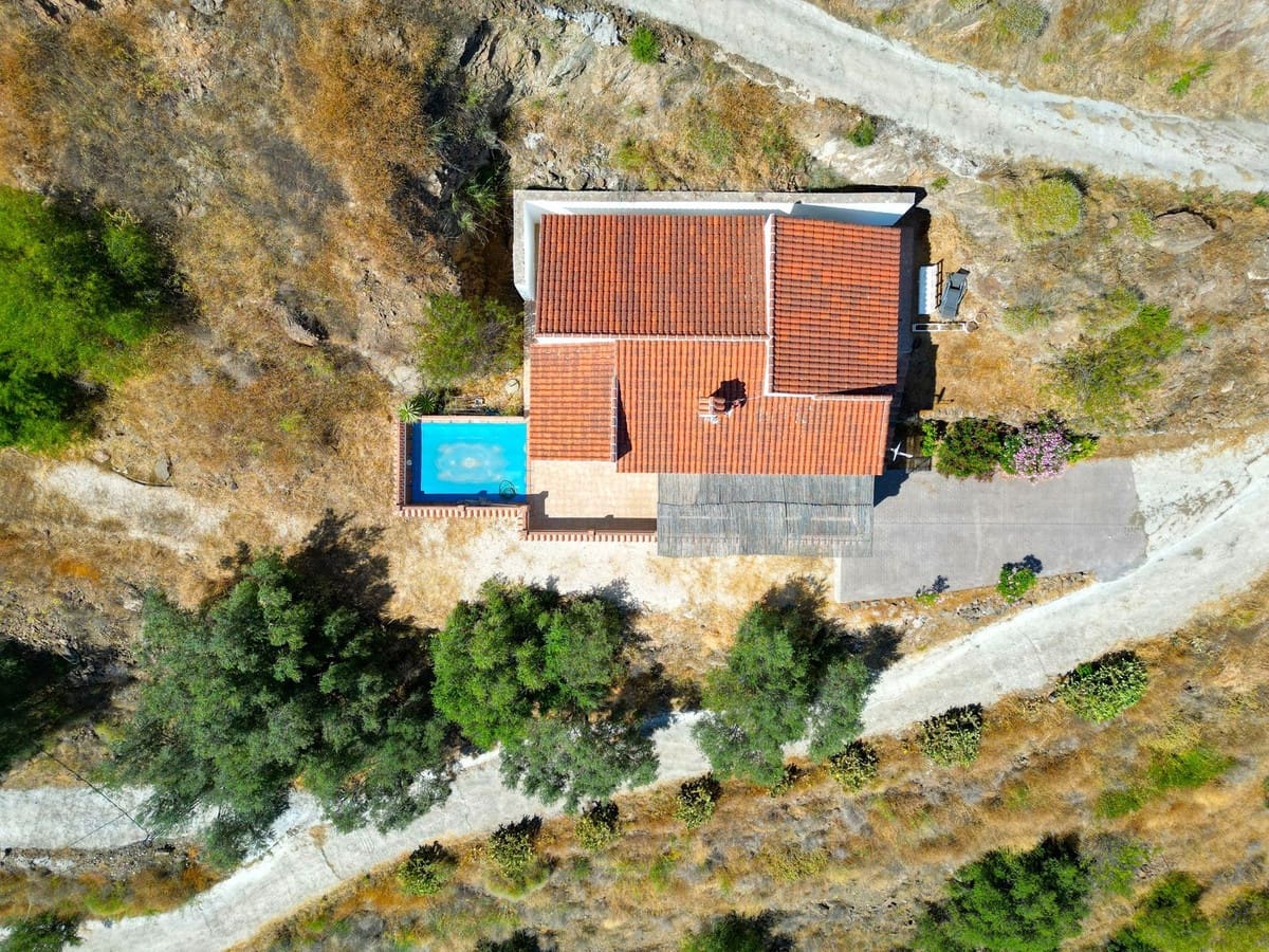 3 soveværelse Villa til salg i Arenas med swimmingpool garage - € 299.000 (Ref: 9101066)