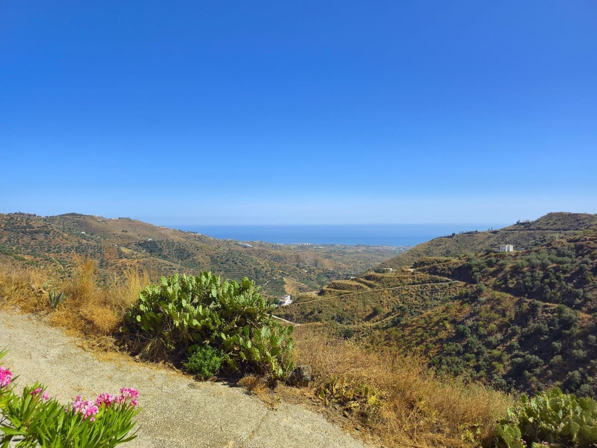 3 sypialnia Willa na sprzedaż w Arenas z basenem garażem - 299 000 € (Ref: 9101066)