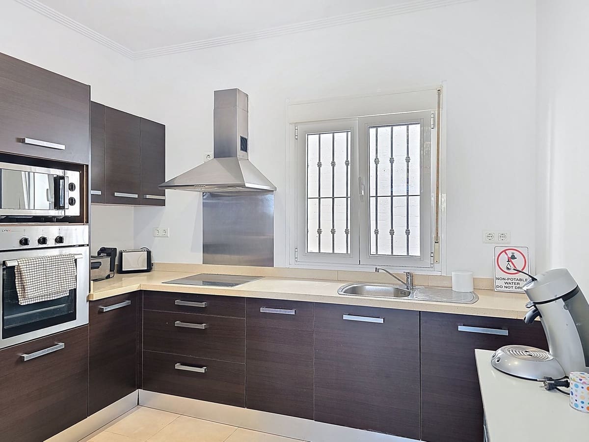 3 sypialnia Willa na sprzedaż w Arenas z basenem garażem - 299 000 € (Ref: 9101066)