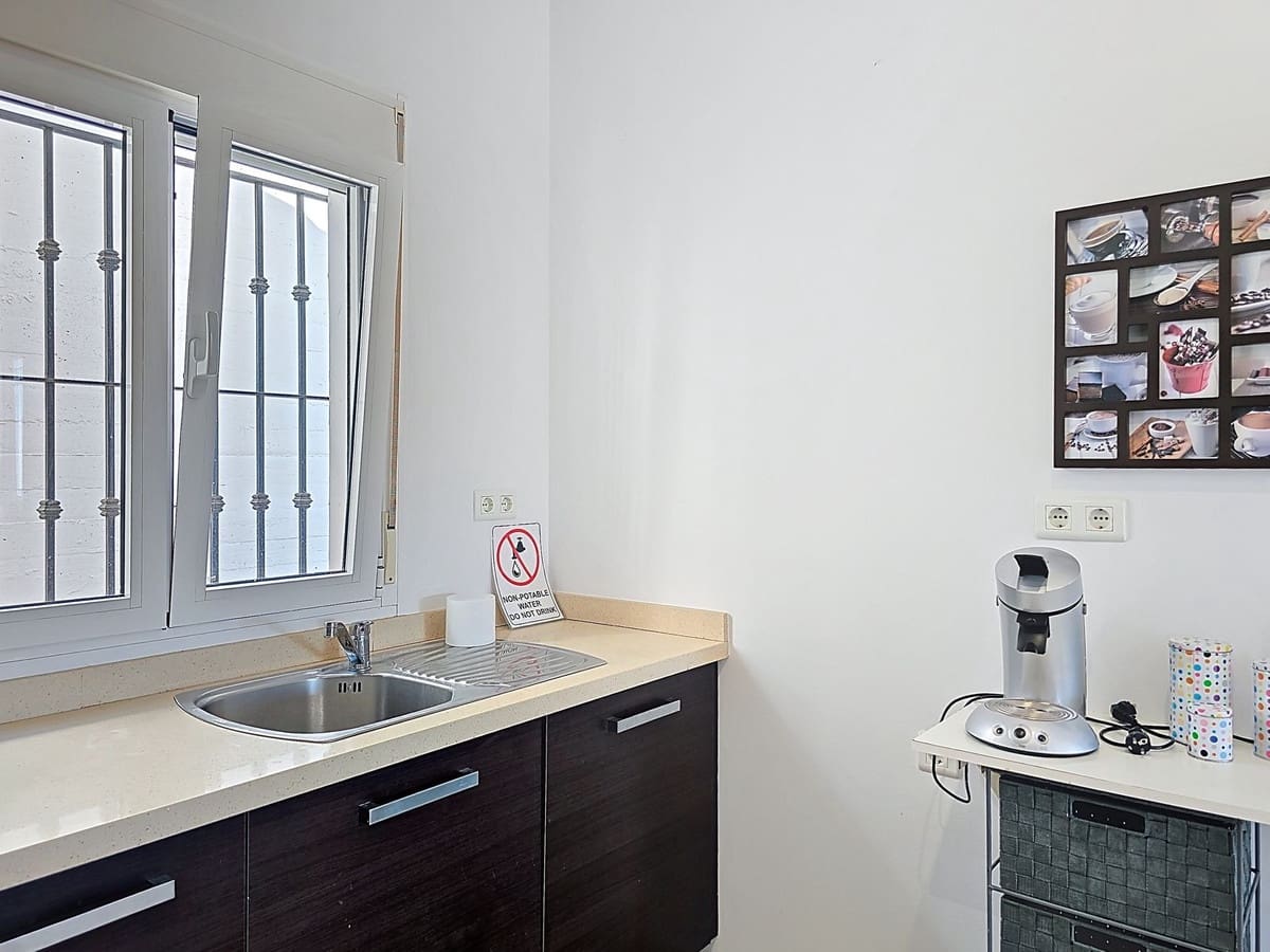 3 sypialnia Willa na sprzedaż w Arenas z basenem garażem - 299 000 € (Ref: 9101066)