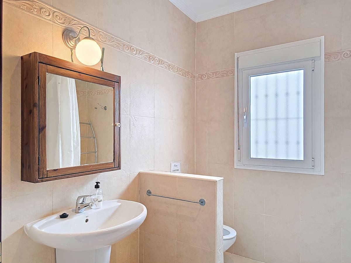 3 sypialnia Willa na sprzedaż w Arenas z basenem garażem - 299 000 € (Ref: 9101066)