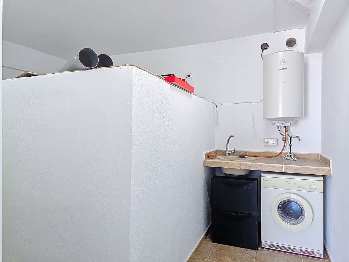 3 sypialnia Willa na sprzedaż w Arenas z basenem garażem - 299 000 € (Ref: 9101066)