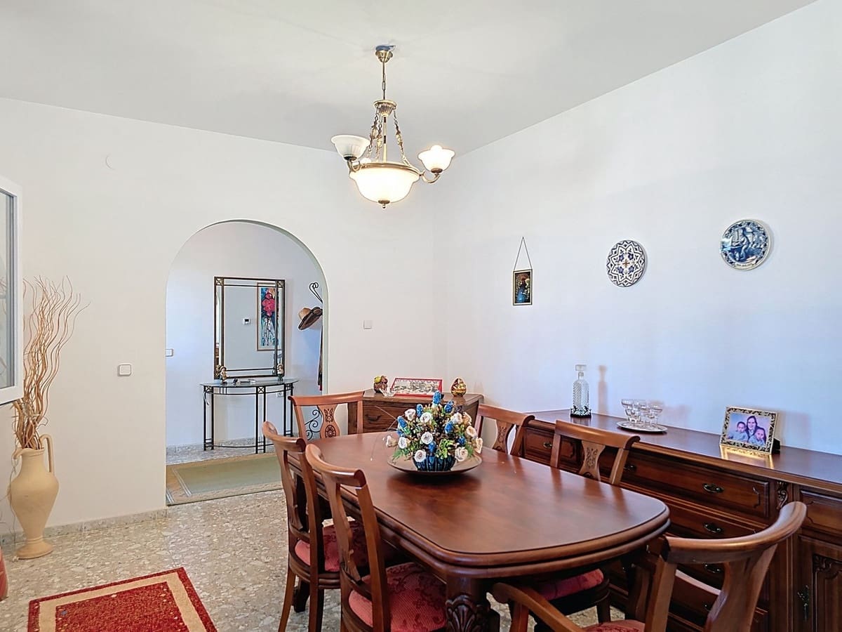 3 soverom Villa til salgs i Competa med svømmebasseng garasje - € 420 000 (Ref: 9113802)