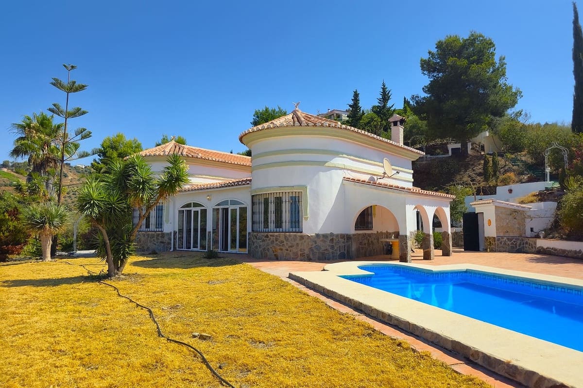 3 soverom Villa til salgs i Competa med svømmebasseng garasje - € 420 000 (Ref: 9113802)