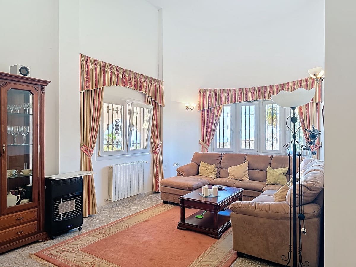 3 soverom Villa til salgs i Competa med svømmebasseng garasje - € 420 000 (Ref: 9113802)