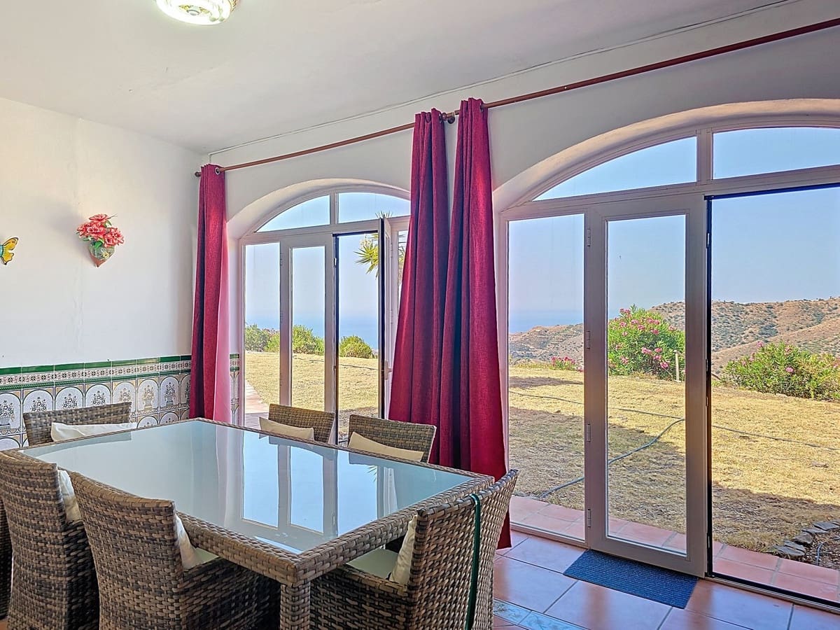 3 bedroom Villa for sale in Competa with pool garage - € 420,000 (Ref: 9113802)