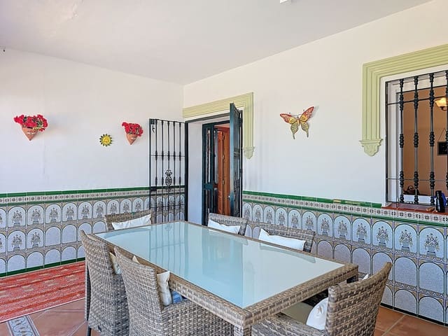 3 bedroom Villa for sale in Cómpeta with pool garage - € 420,000 (Ref: 9113802)