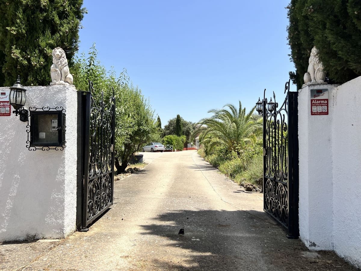 5 chambre Finca/Maison de Campagne à vendre à Villanueva de Tapia avec piscine garage - 595 000 € (Ref: 9117295)