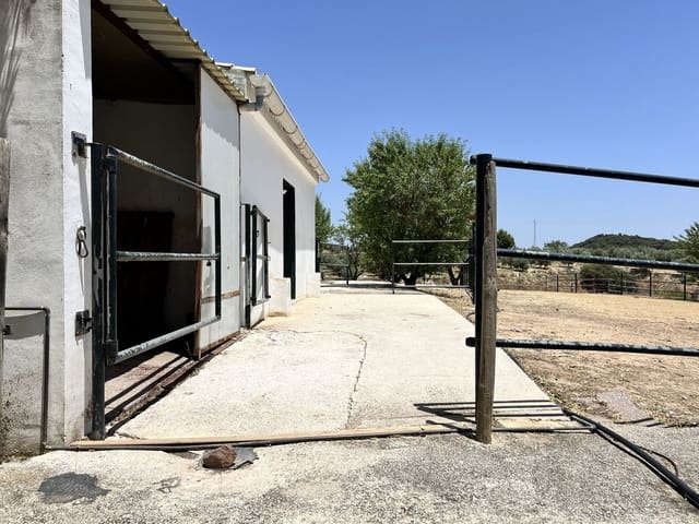 5 soveværelse Finca/Landehus til salg i Villanueva de Tapia med swimmingpool garage - € 595.000 (Ref: 9117295)