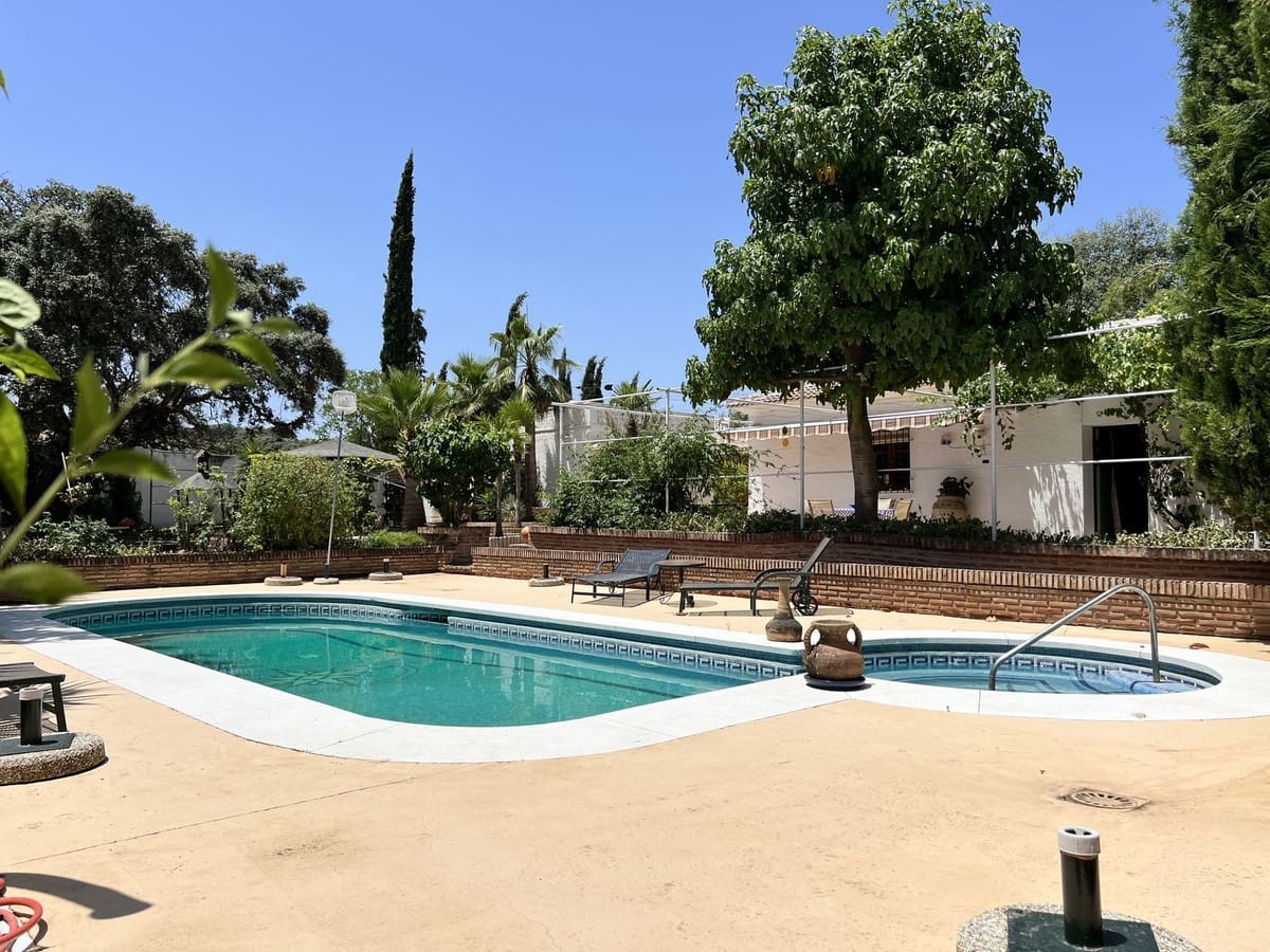 5 chambre Finca/Maison de Campagne à vendre à Villanueva de Tapia avec piscine garage - 595 000 € (Ref: 9117295)