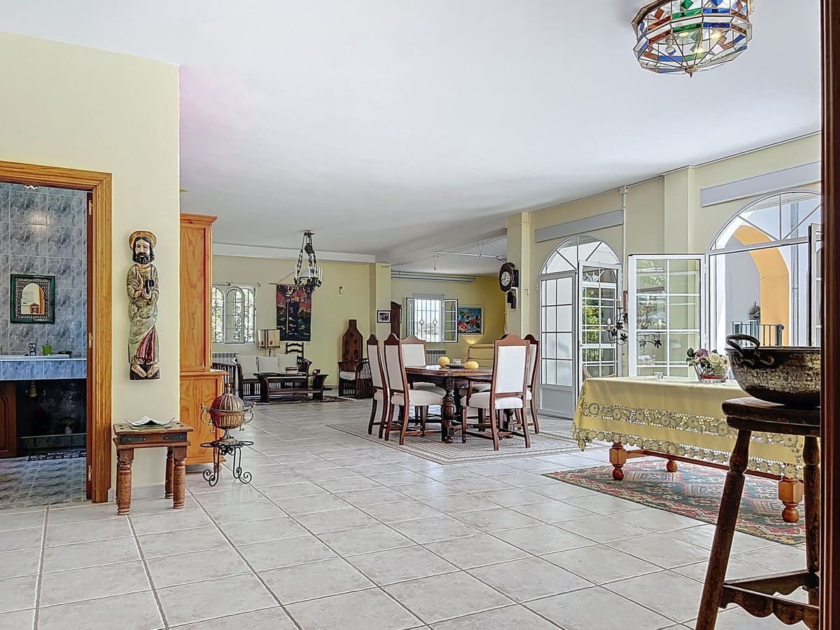 5 chambre Finca/Maison de Campagne à vendre à Villanueva de Tapia avec piscine garage - 595 000 € (Ref: 9117295)