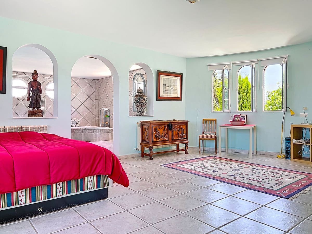 5 chambre Finca/Maison de Campagne à vendre à Villanueva de Tapia avec piscine garage - 595 000 € (Ref: 9117295)