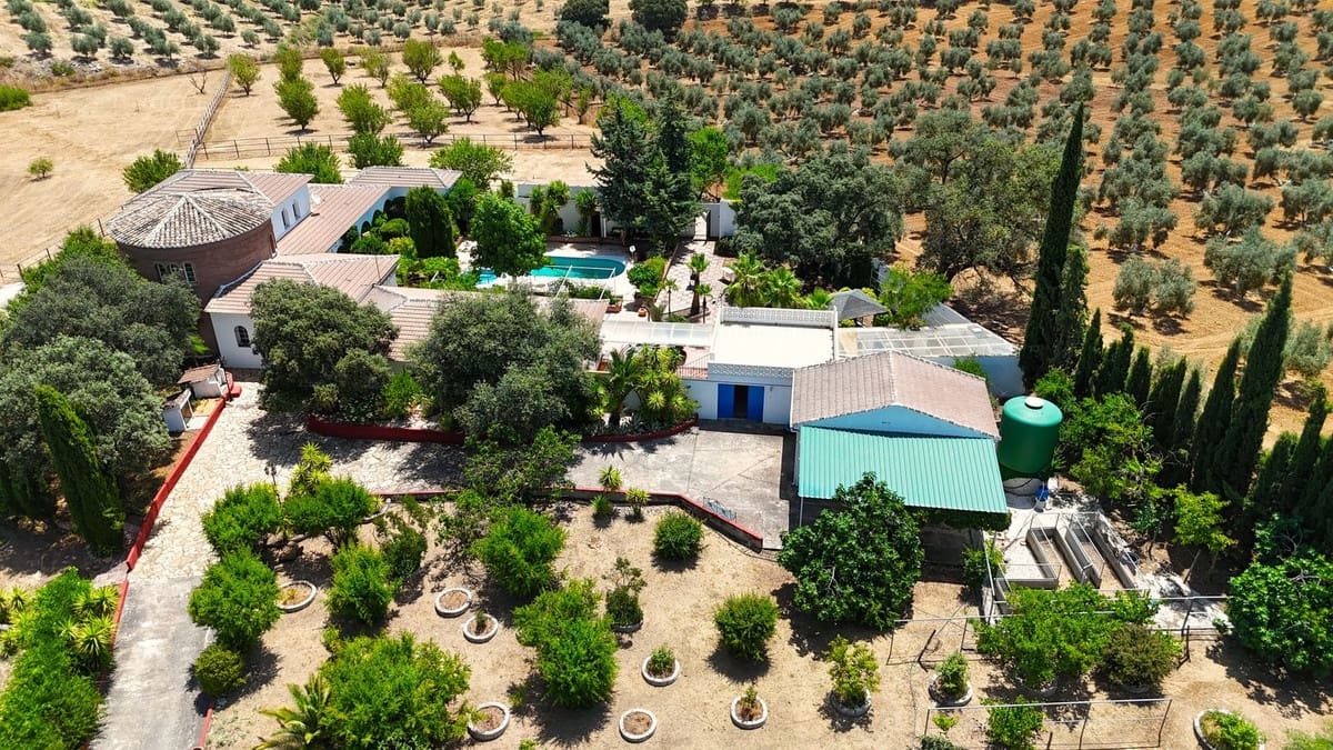 5 chambre Finca/Maison de Campagne à vendre à Villanueva de Tapia avec piscine garage - 595 000 € (Ref: 9117295)