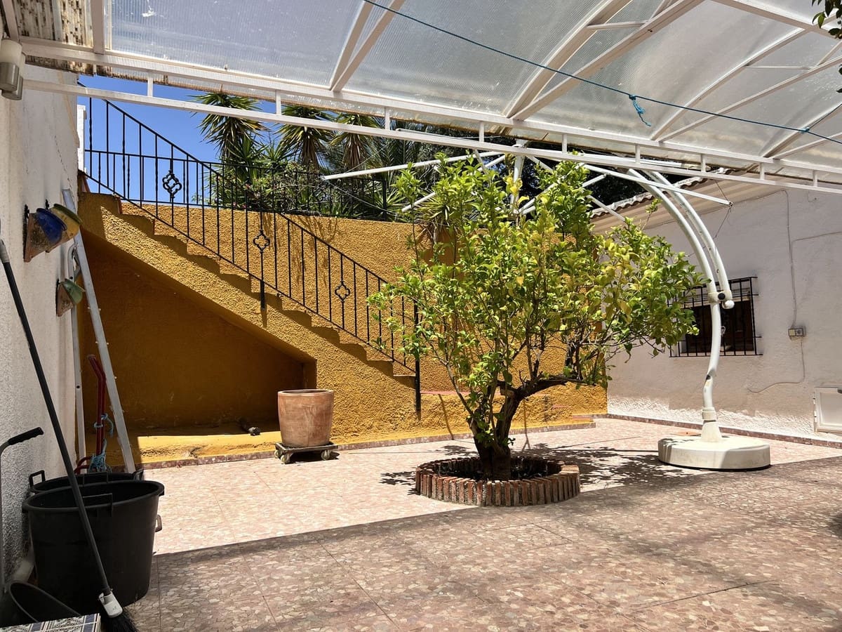 5 chambre Finca/Maison de Campagne à vendre à Villanueva de Tapia avec piscine garage - 595 000 € (Ref: 9117295)