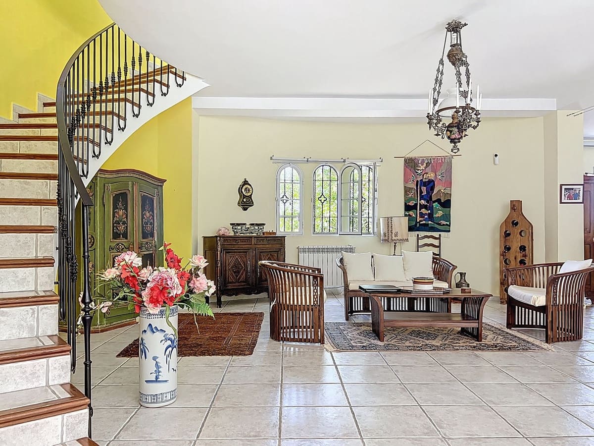 5 chambre Finca/Maison de Campagne à vendre à Villanueva de Tapia avec piscine garage - 595 000 € (Ref: 9117295)