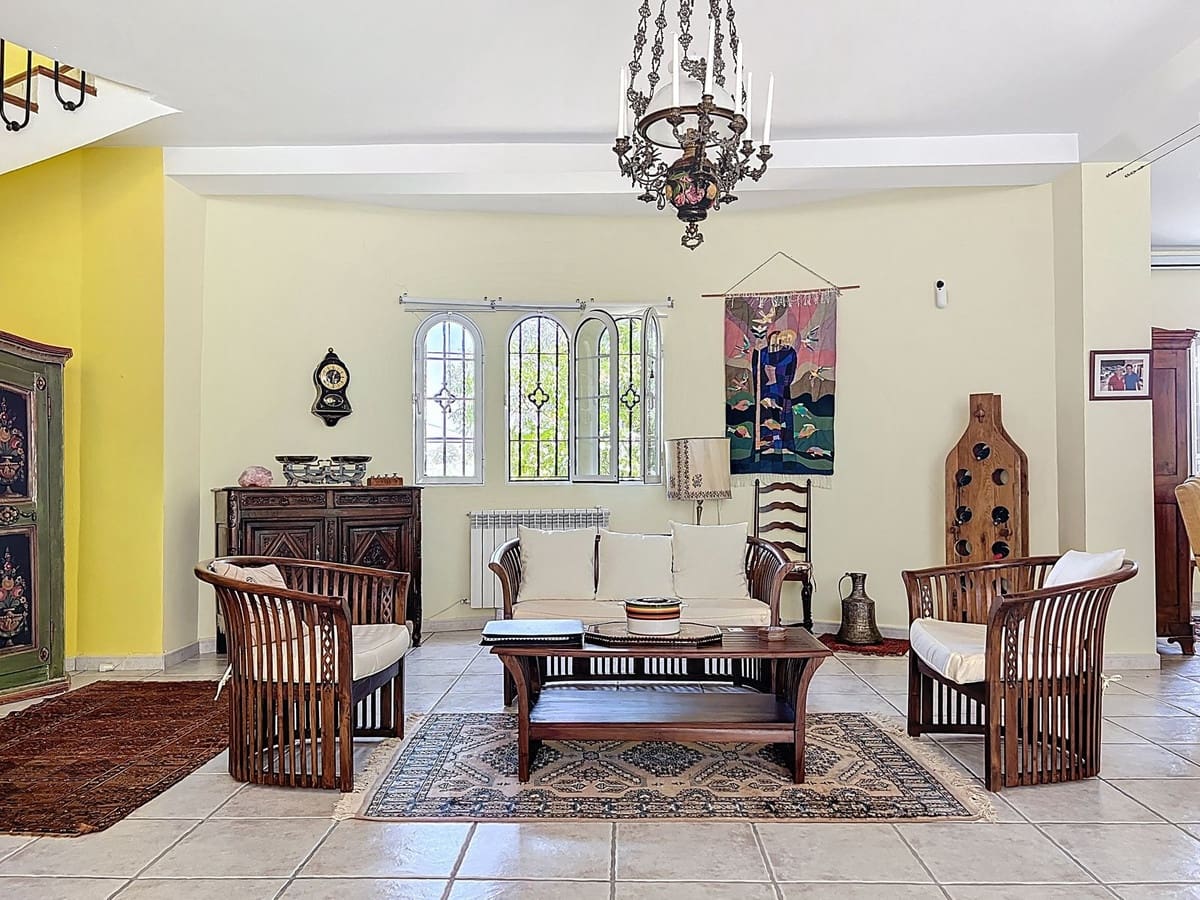 5 chambre Finca/Maison de Campagne à vendre à Villanueva de Tapia avec piscine garage - 595 000 € (Ref: 9117295)