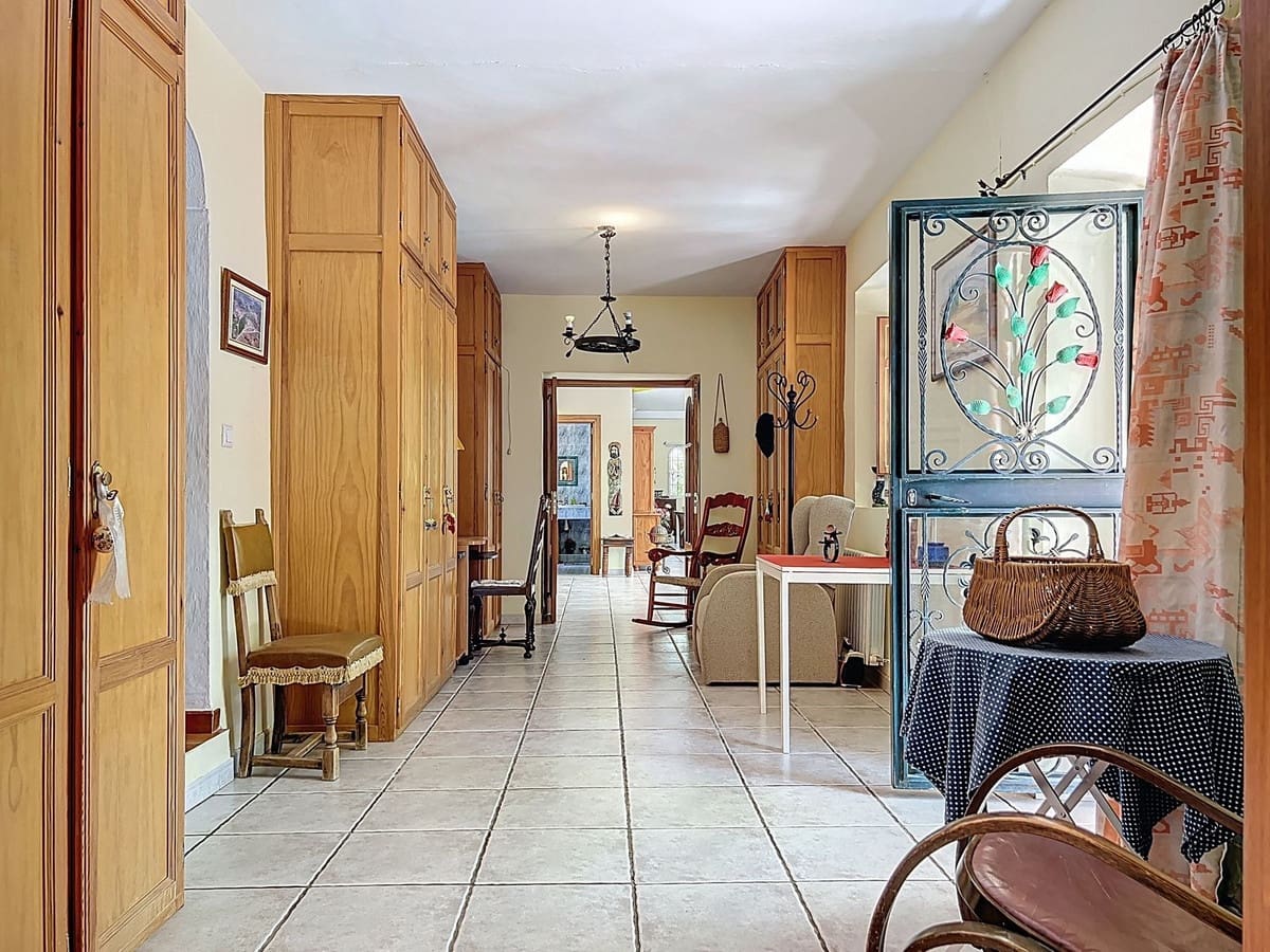 5 chambre Finca/Maison de Campagne à vendre à Villanueva de Tapia avec piscine garage - 595 000 € (Ref: 9117295)