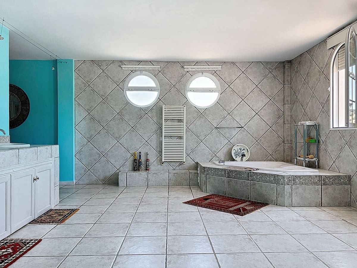 5 chambre Finca/Maison de Campagne à vendre à Villanueva de Tapia avec piscine garage - 595 000 € (Ref: 9117295)