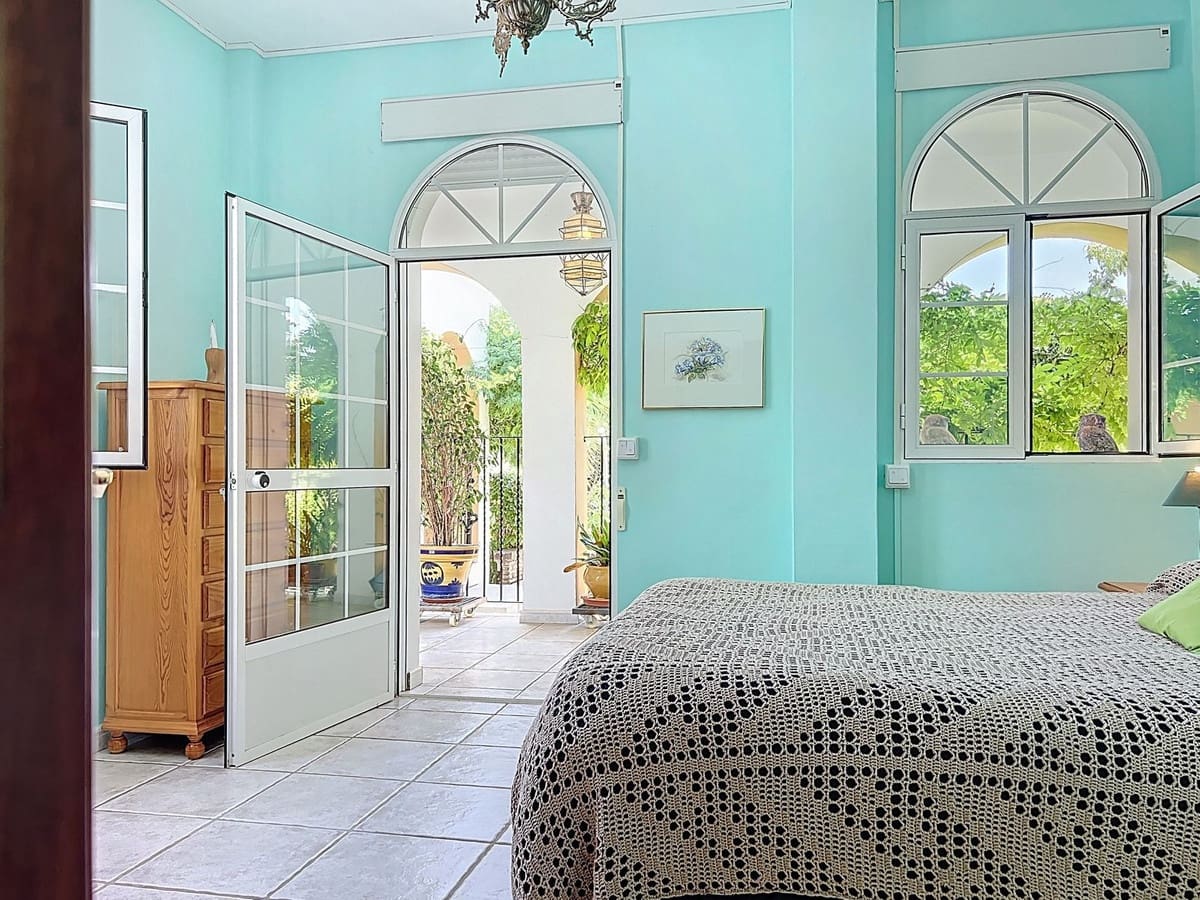 5 chambre Finca/Maison de Campagne à vendre à Villanueva de Tapia avec piscine garage - 595 000 € (Ref: 9117295)