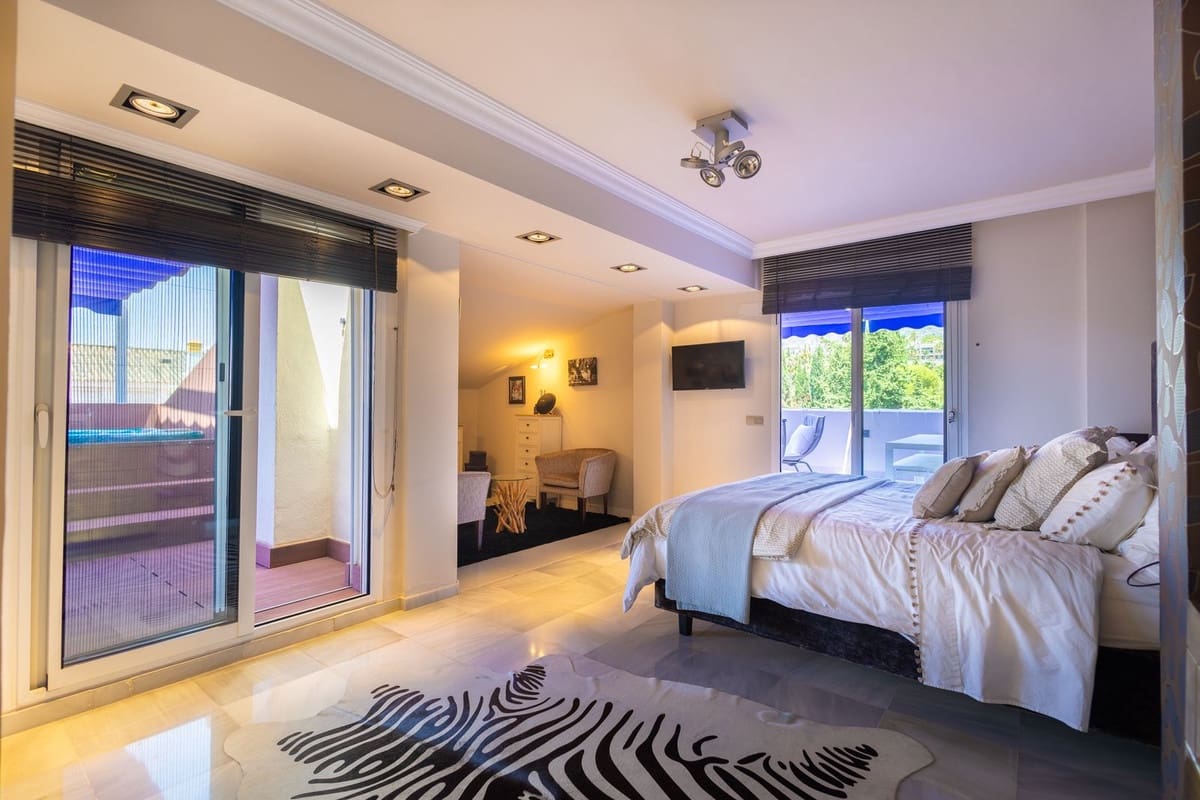 4 Zimmer Apartment zu verkaufen in Marbella mit Pool Garage - 1.360.000 € (Ref: 9124412)