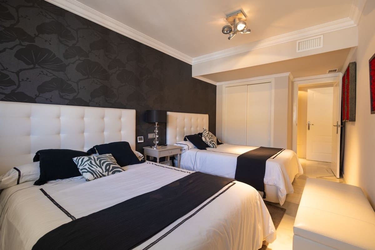 4 Zimmer Apartment zu verkaufen in Marbella mit Pool Garage - 1.360.000 € (Ref: 9124412)