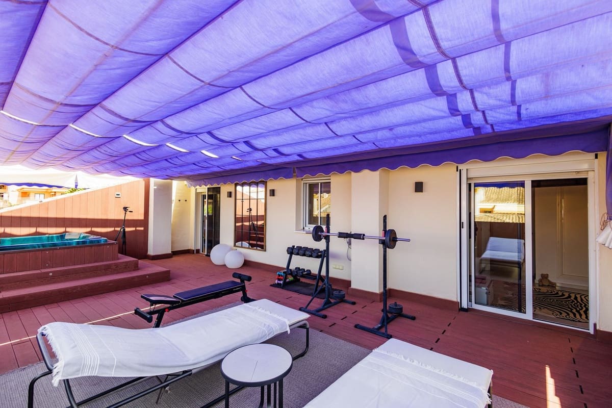 4 Zimmer Apartment zu verkaufen in Marbella mit Pool Garage - 1.360.000 € (Ref: 9124412)