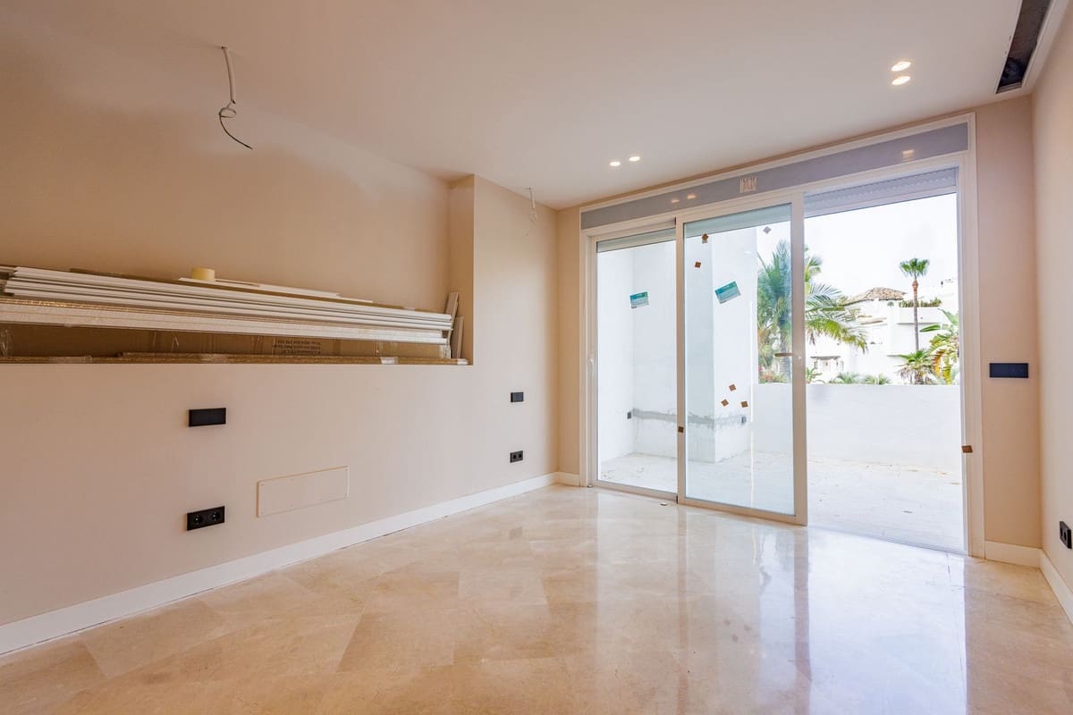 3 bedroom Apartment for sale in Puerto Banus with pool garage - € 2,150,000 (Ref: 9128865)
