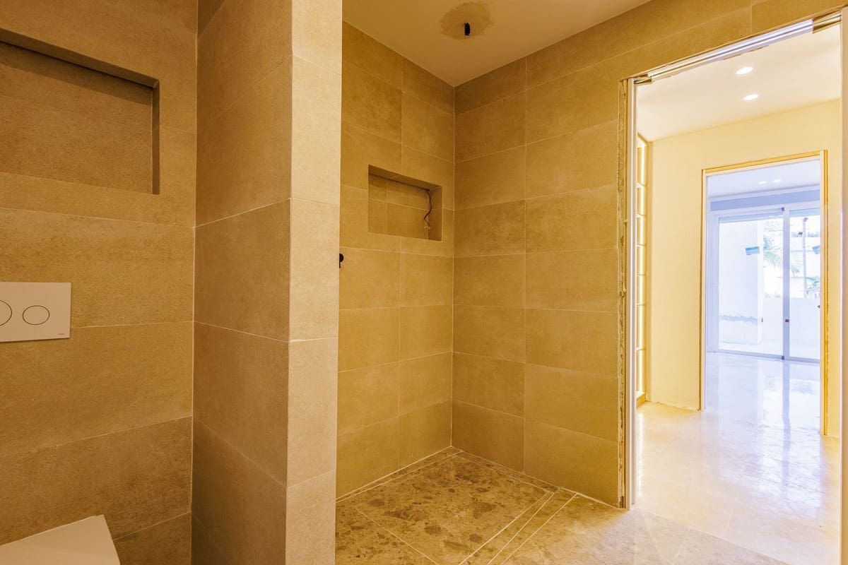 3 bedroom Apartment for sale in Puerto Banus with pool garage - € 2,150,000 (Ref: 9128865)