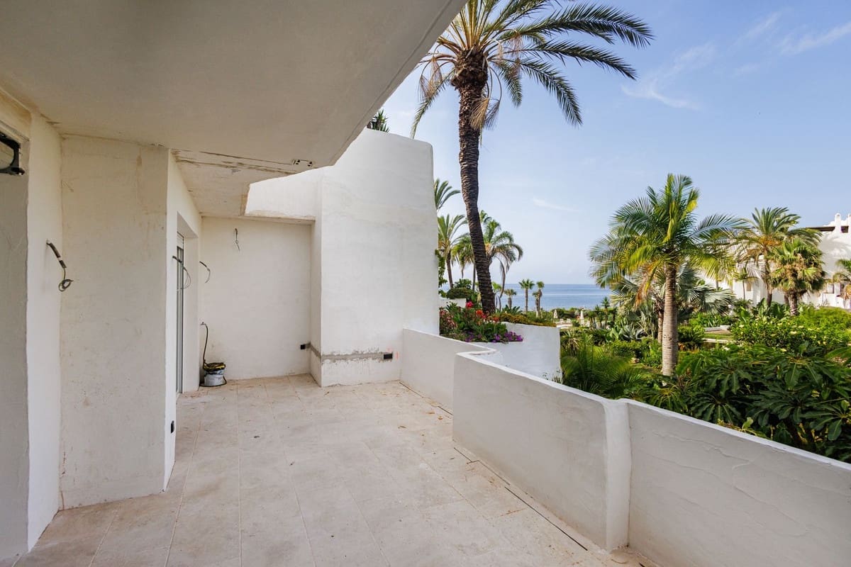 3 bedroom Apartment for sale in Puerto Banus with pool garage - € 2,150,000 (Ref: 9128865)