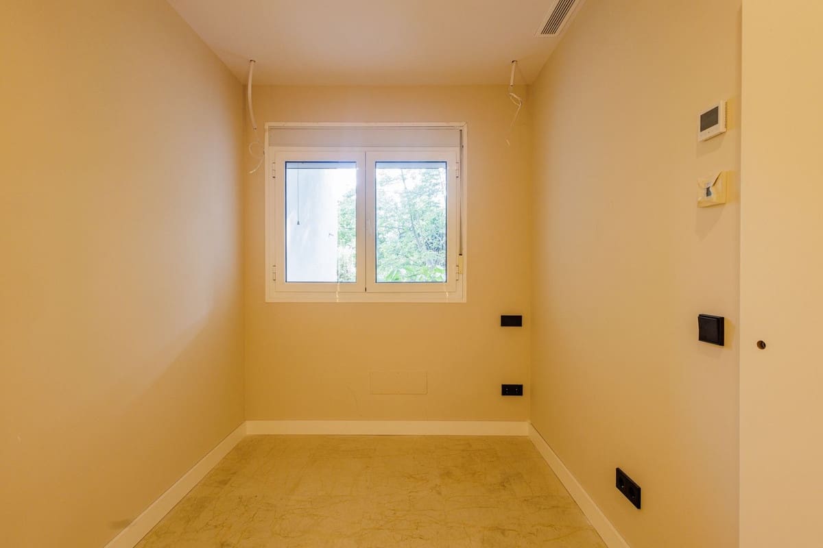 3 bedroom Apartment for sale in Puerto Banus with pool garage - € 2,150,000 (Ref: 9128865)