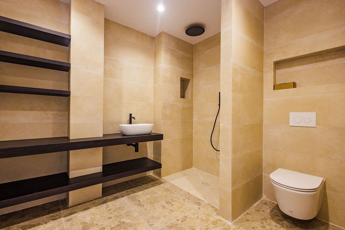 3 bedroom Apartment for sale in Puerto Banus with pool garage - € 2,150,000 (Ref: 9128865)