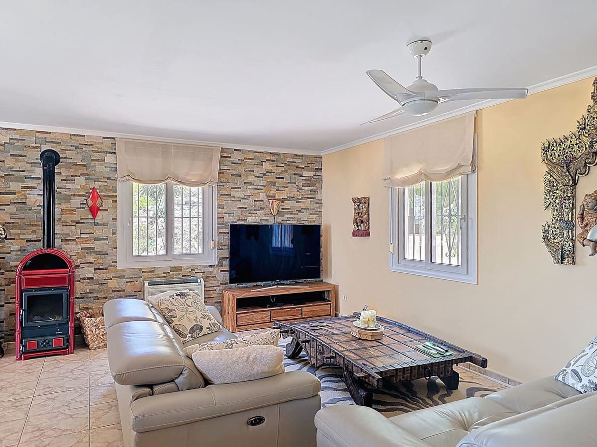 3 soverom Villa til salgs i Arenas med svømmebasseng garasje - € 495 000 (Ref: 9128866)