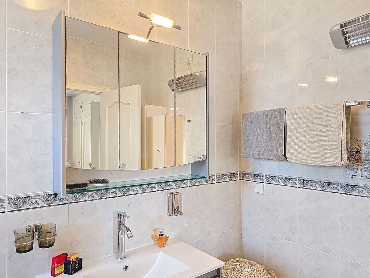 3 soverom Villa til salgs i Arenas med svømmebasseng garasje - € 495 000 (Ref: 9128866)