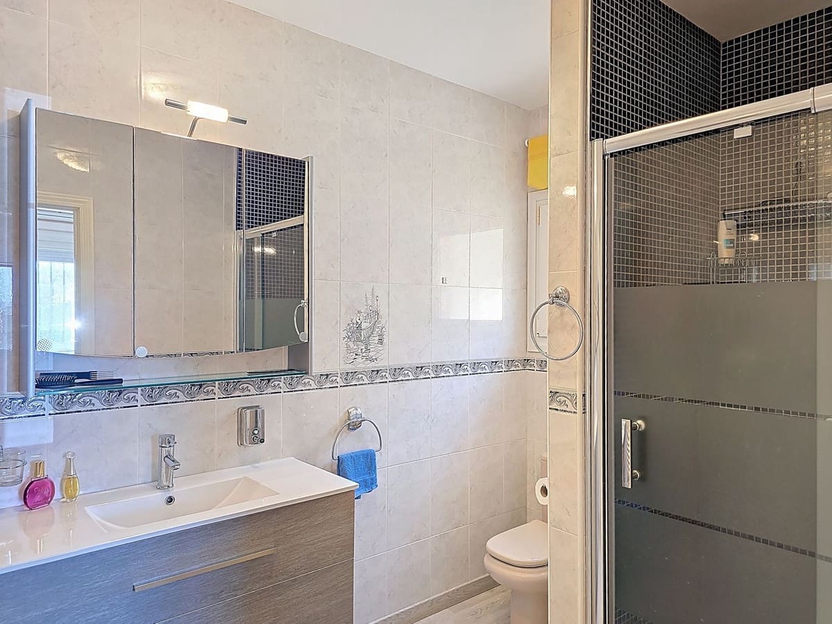 3 soverom Villa til salgs i Arenas med svømmebasseng garasje - € 495 000 (Ref: 9128866)