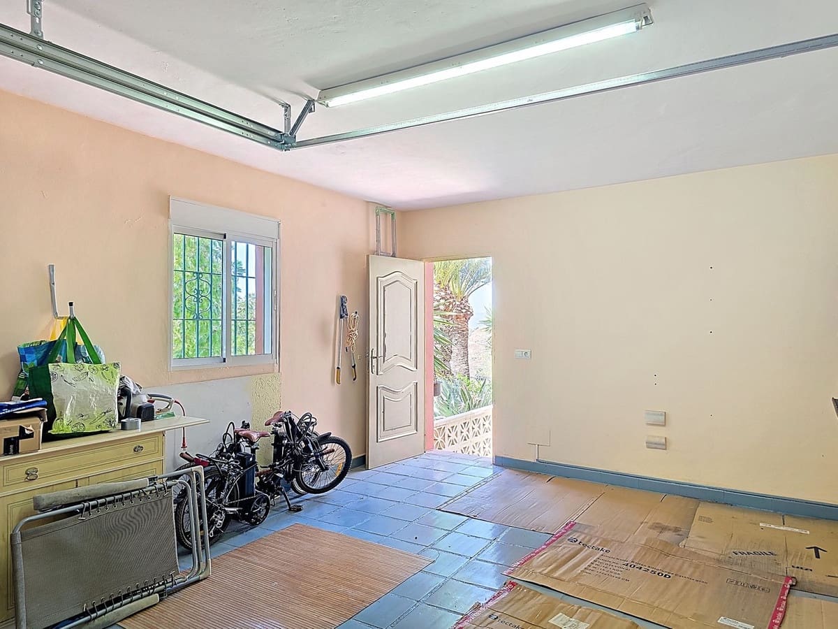 3 soverom Villa til salgs i Arenas med svømmebasseng garasje - € 495 000 (Ref: 9128866)