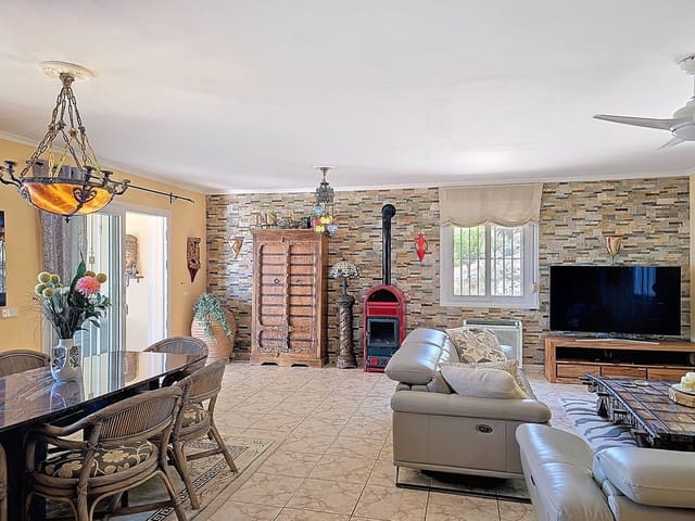 3 soverom Villa til salgs i Arenas med svømmebasseng garasje - € 495 000 (Ref: 9128866)